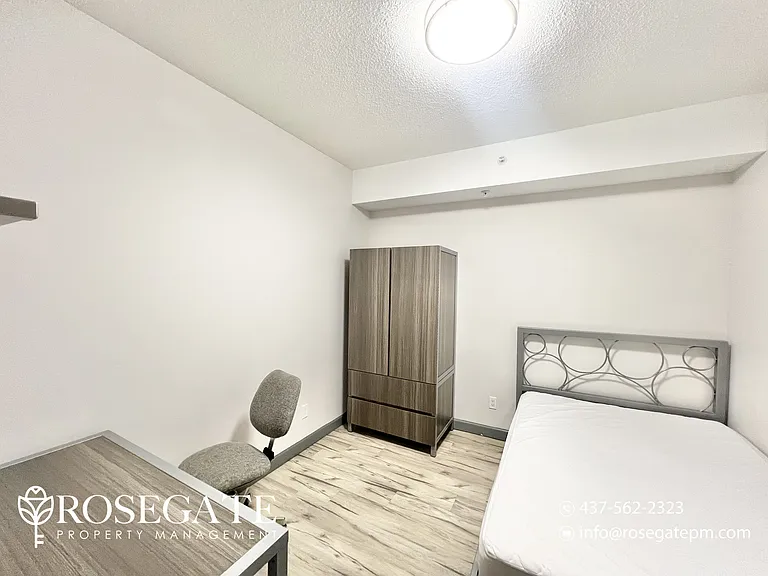 258 C Sunview St #Penthouse 372 — Photo 9