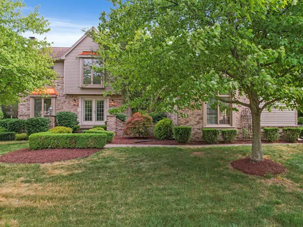 2923 River Valley Dr, Troy, MI 48098