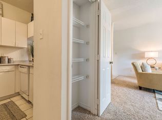 Breakers, Metairie, LA 70005