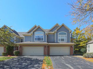 270 Manor Dr, Buffalo Grove, IL 60089