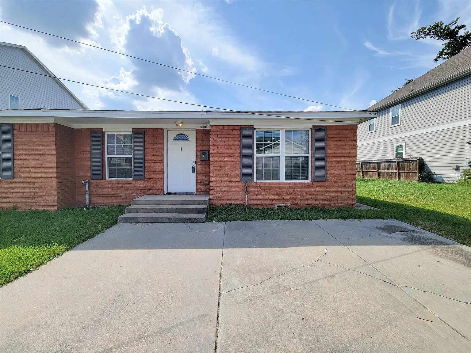 2 bed, 1.0 bath, 1904 sqft, $1,450 — Photo 2