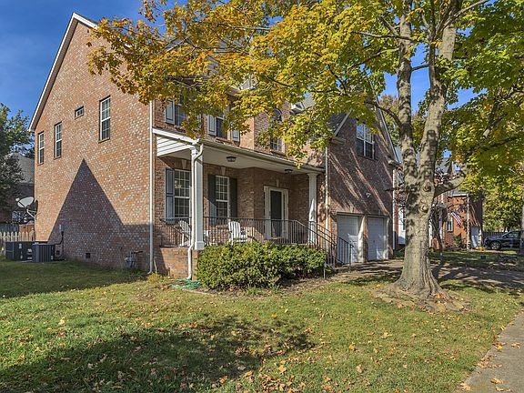 3rd image of 279 Stonehaven Cir
