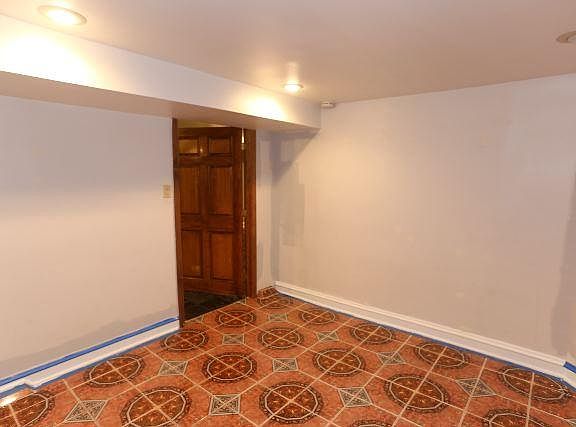 5th image of 5626 N Artesian Ave #Garden