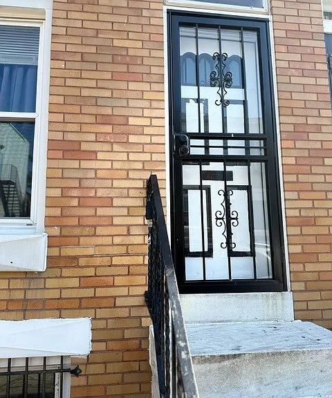 2627 Grogan Ave — Photo 1