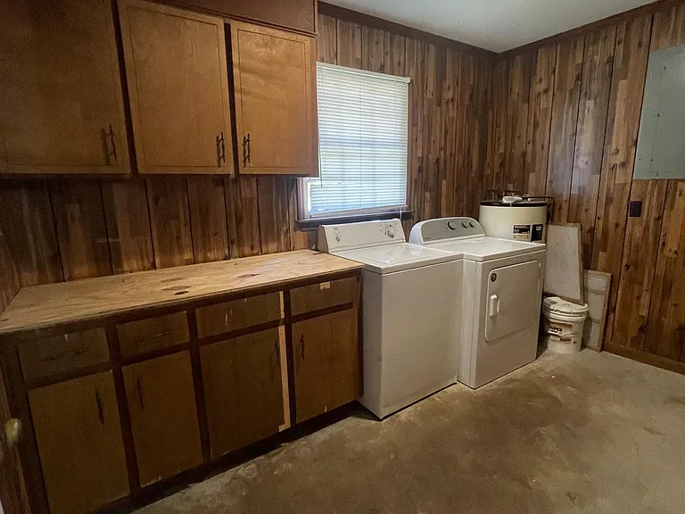 817 Robin Hood Trl — Photo 19