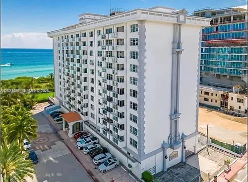 9195 Collins Ave #309 Photo 1