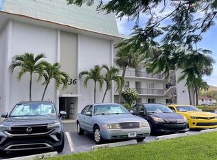 2936 Lake Shore Dr APT 303, Riviera Beach, FL 33404
