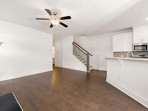 5th image of 1870 Plainsboro Dr