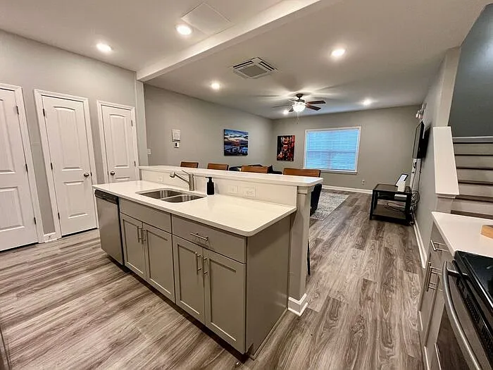 1 bed, 1.0 bath, 583 sqft, $599 — Photo 3