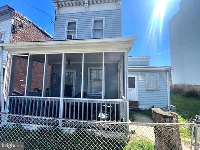 2003 Fairlawn Ave SE, Washington, DC, 20020