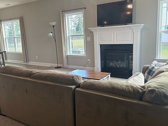 4th image of 424 Willow Pond Dr