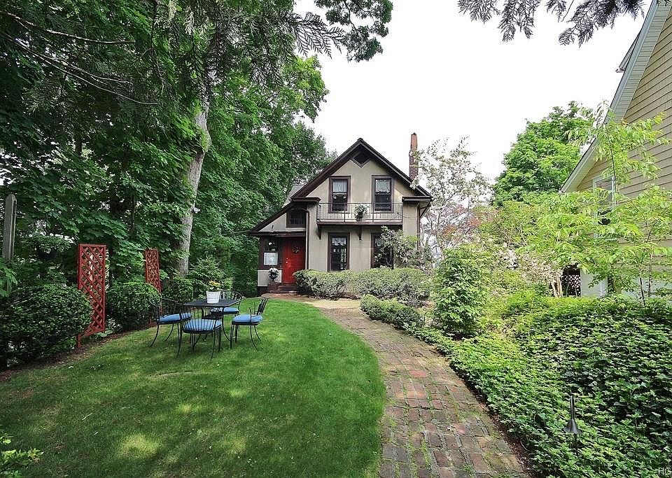 1st image of 17 Sherwood Ave