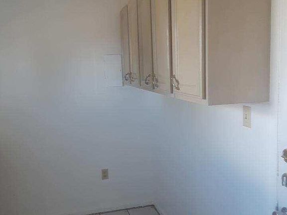 4th image of 9305 Elgin Dr