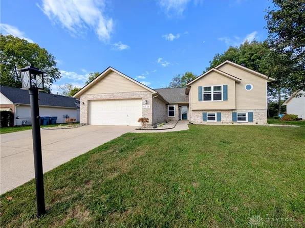 6739 Evergreen Woods Dr, Huber Heights, OH 45424