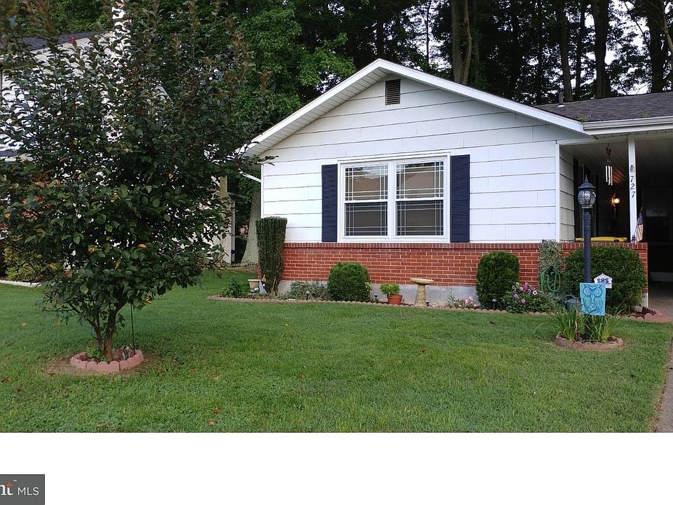 1st image of 727 Plumtree Ln