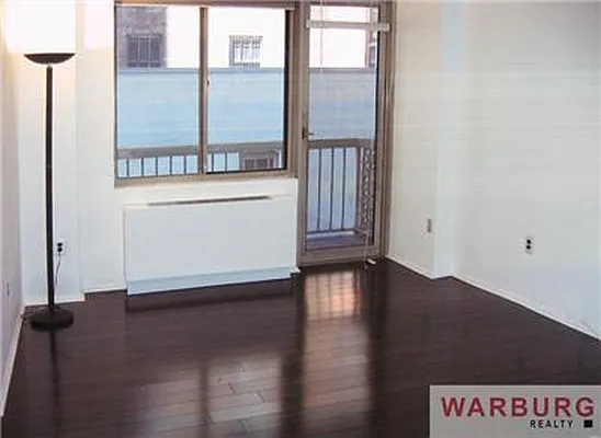 Rented by Warburg | media 7