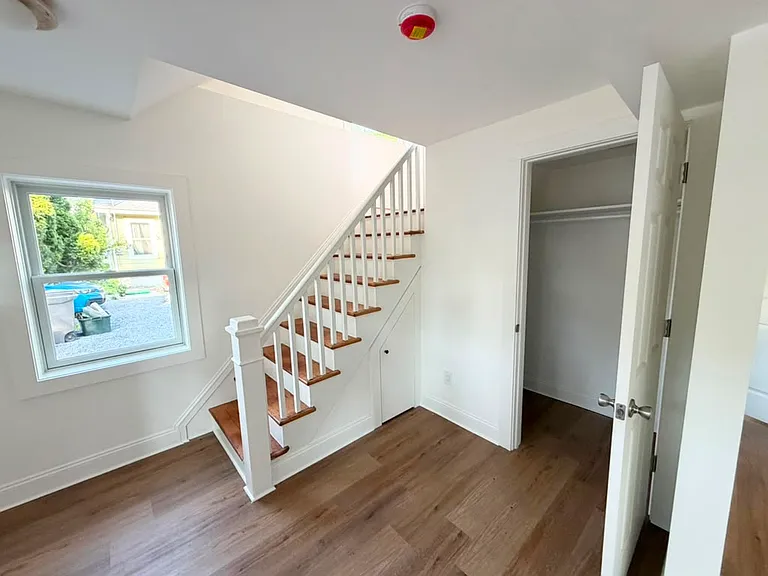 170 Sunnyside Ave — Photo 15
