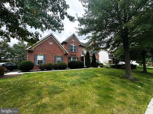 114 Montclair Dr, North Wales, PA 19454