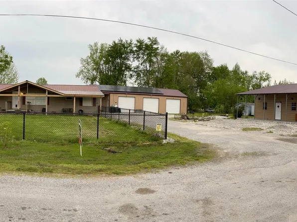 15 Lincoln St, Stonefort, IL 62987