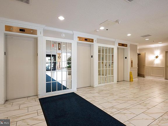 3rd image of 15101 Interlachen Dr #1-924