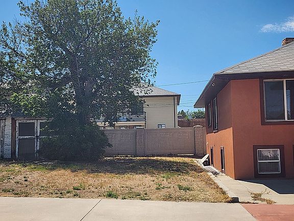 3rd image of 817 W 11th St