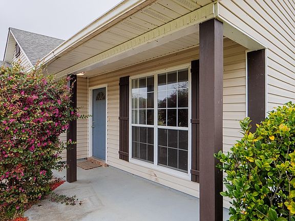 3rd image of 3779 Ridgemere Dr