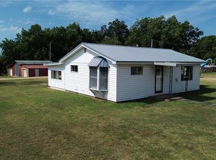 904 W 7th St, Grove, OK 74344