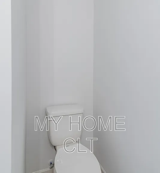 2719 Capitol Dr — Photo 17