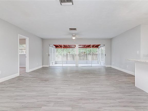 5th image of 2831 Fern Ln