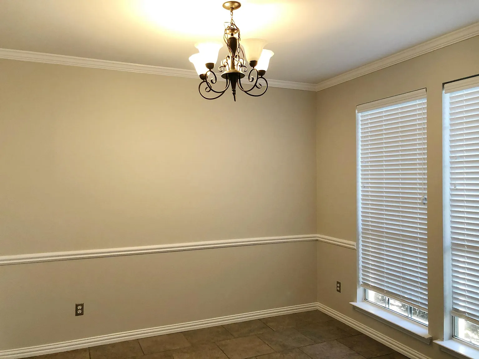4 bed, 3.5 bath, 3023 sqft, $3,050 — Photo 4