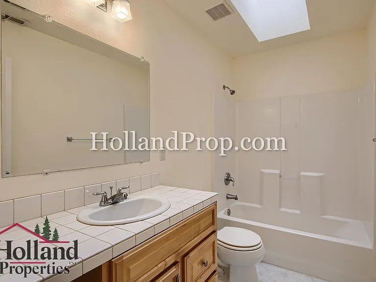 3228 SE Filbert St — Photo 23
