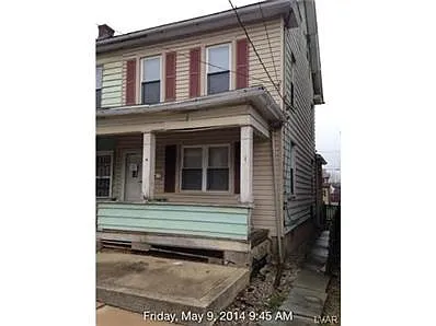 208 2nd St photo 1