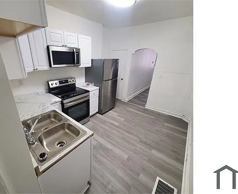 4032 N Fairhill St — Photo 4