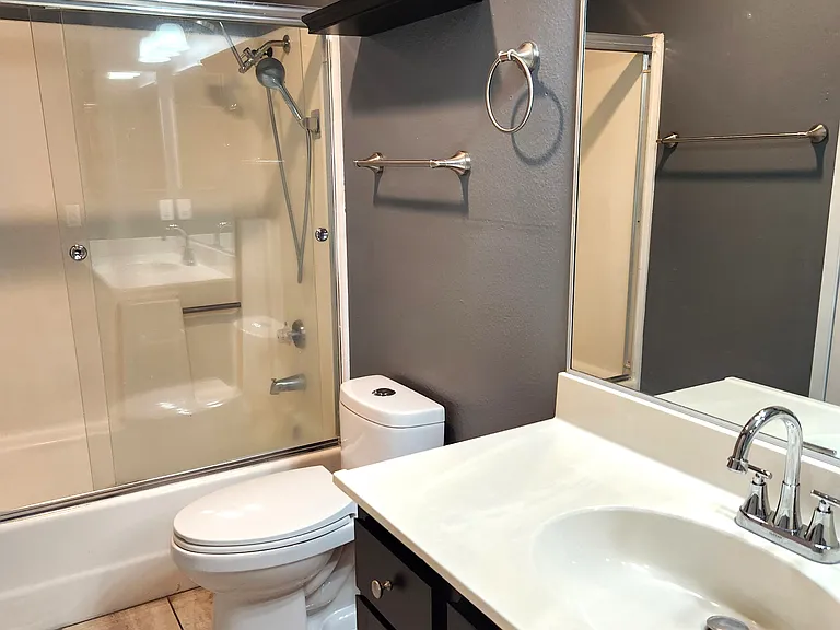 1814 N Vineyard Ave #E — Photo 10