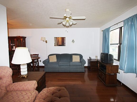3rd image of 6816 Centennial Dr