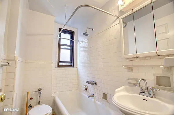 Rented by Citi Habitats | media 10