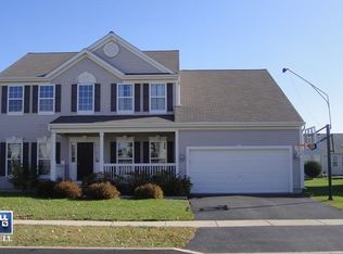 404 River Bend Dr, Genoa, IL 60135