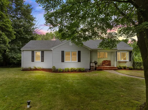 180 Old Elm St, Mansfield, MA 02048