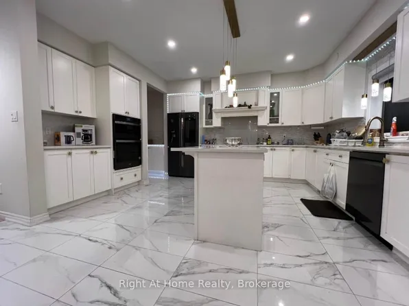 54 Pace Ave, Brantford, ON