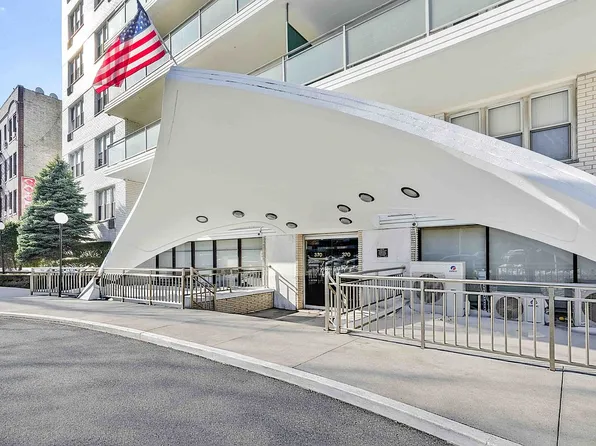 370 Ocean Pkwy APT 8H, Brooklyn, NY 11218