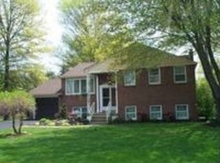 151 Merry Dell Dr, Churchville, PA 18966