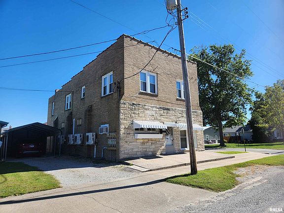 2nd image of 420 S Douglas St