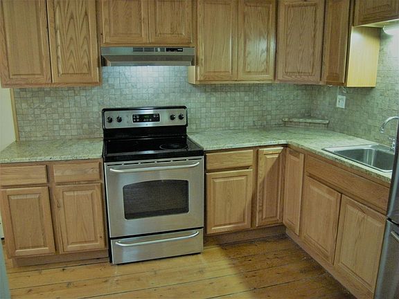 stainless steel and granit counters