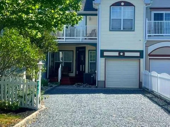 945 Yacht Club Dr, Ocean Pines, MD 21811