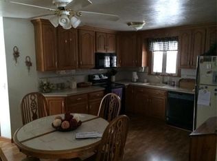 41 Upland St, Auburn, MA 01501