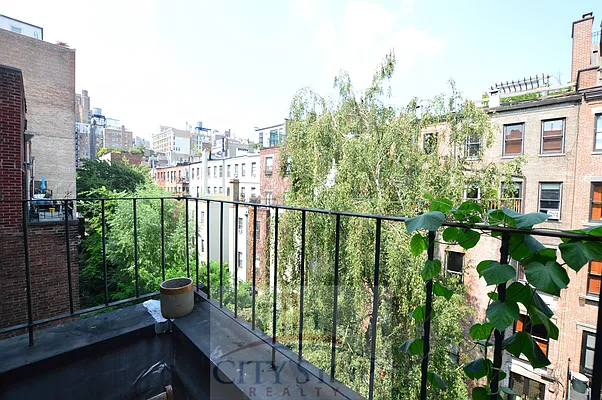 Rented by City Stop Realty | media 5