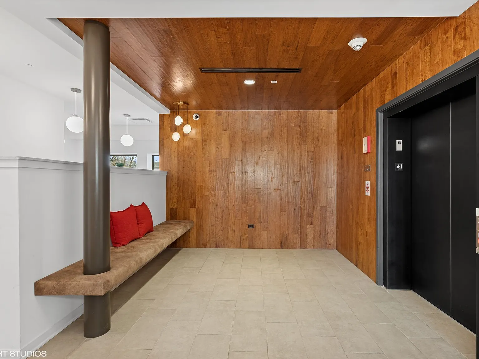 One Fifty Seven Oak Forest — Photo 4