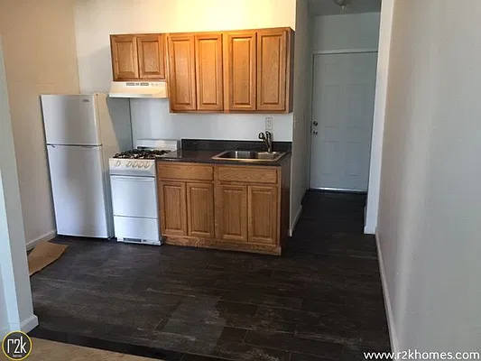 Rented by Realty 2000 Corp | media 15