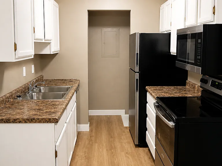 Briarwood Estates — Photo 4