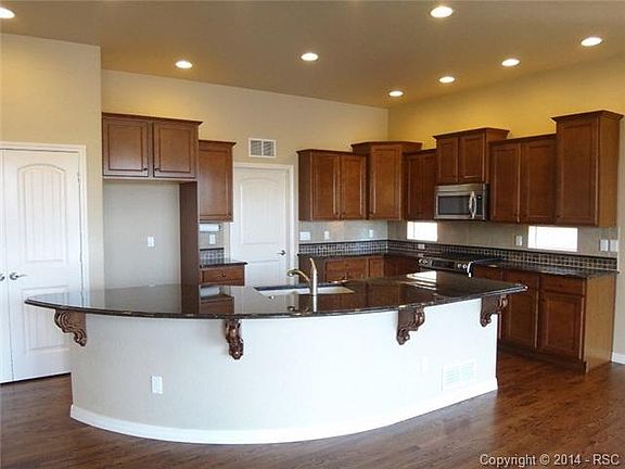 Spacious Kitchen with large center island